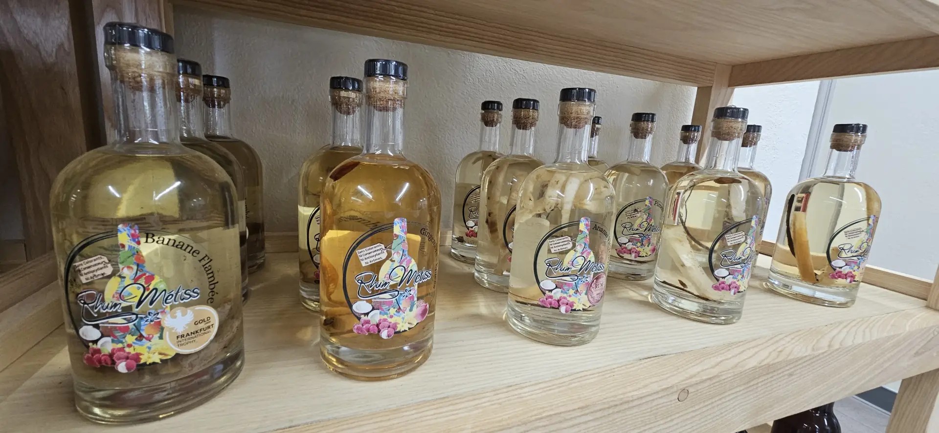 Les spiritueux et jus à la boutique de Côté Est Réunion